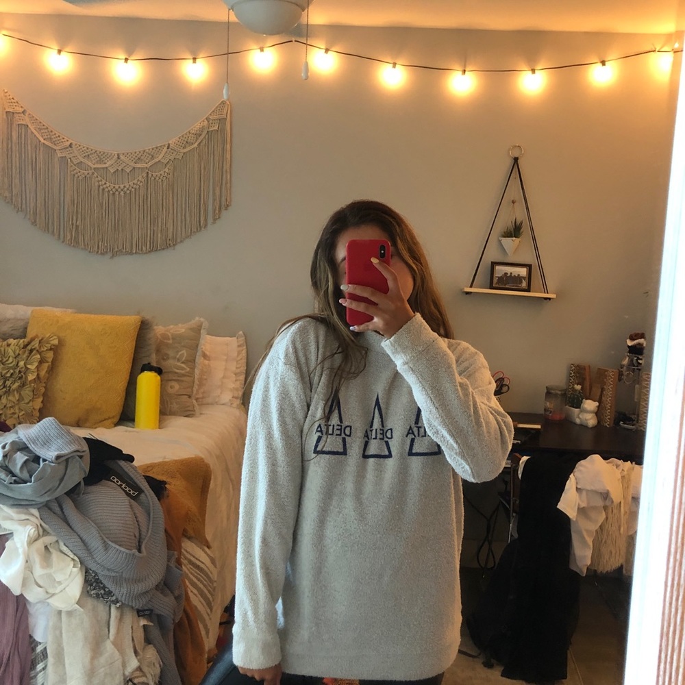 Wooly threads Tri delta sweatshirt